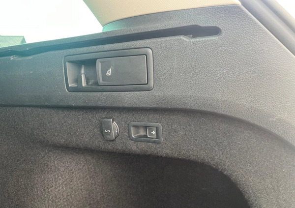 Volkswagen Passat cena 92000 przebieg: 164891, rok produkcji 2019 z Chęciny małe 781